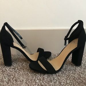 Black chunky heels- worn once- size 8 1/2